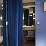 Les Theatres