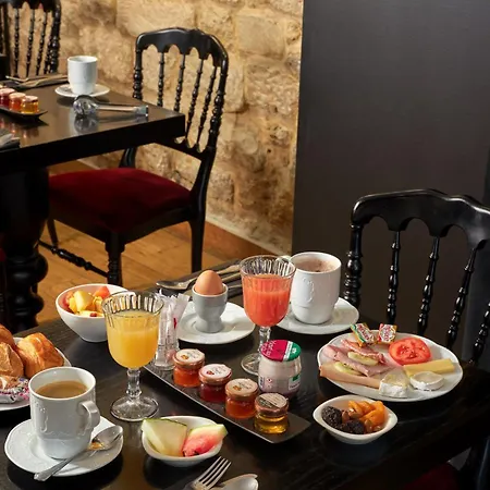 Les Théâtres Hotel