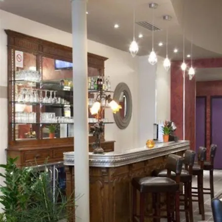 Les Théâtres Hotel