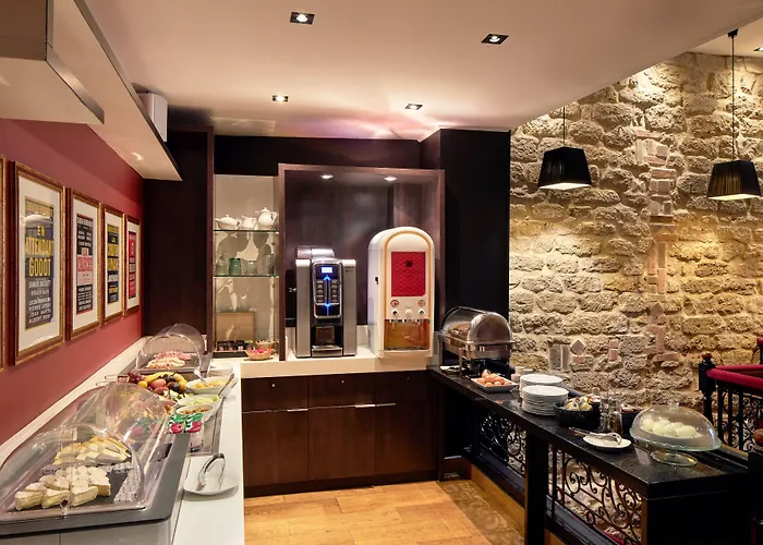 Les Theatres Hotel 4*