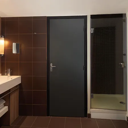 Les Théâtres Hotel