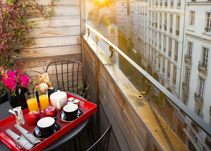 ホテル レ テアトル 4*