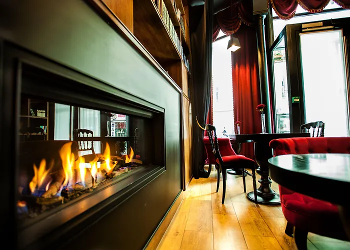 ホテル レ テアトル パリ