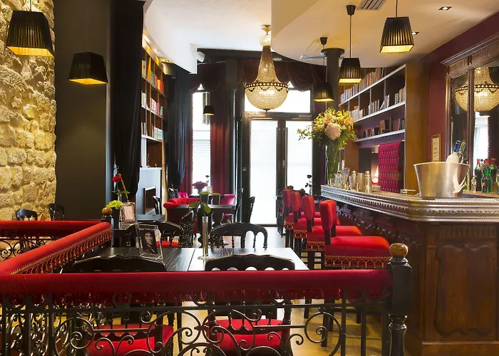 ホテル レ テアトル